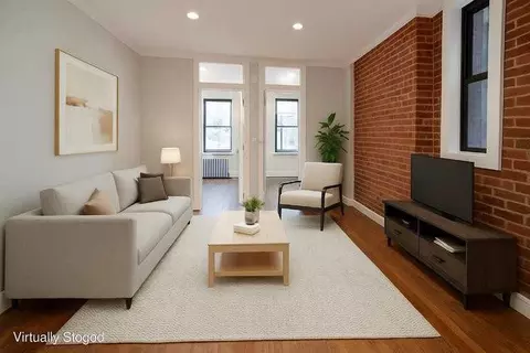 724 10th Ave #3B, New York, NY 10019