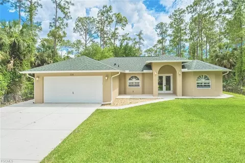 220 18th Ave NW, Naples, FL 34120