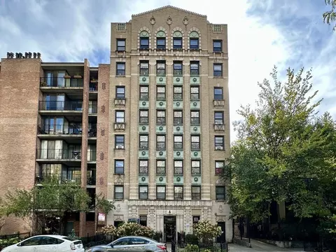 661 W Sheridan Rd #503, Chicago, IL 60613