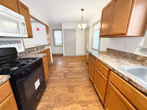 1525 E 254th St, Euclid, OH 44117
