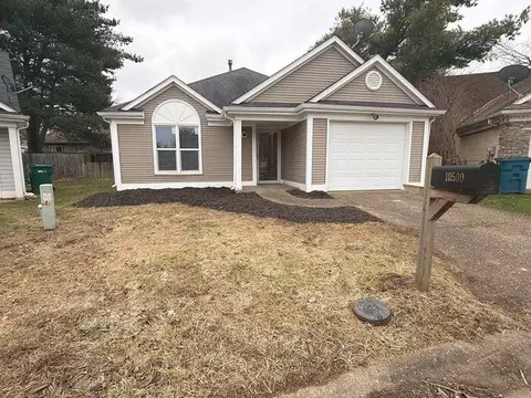 10500 Bay Pointe Ct, Louisville, KY 40241