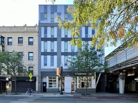 941 W Belmont Ave #604, Chicago, IL 60657