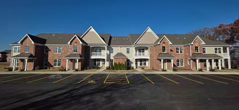 372 Timber Pointe Dr, Joliet, IL 60431