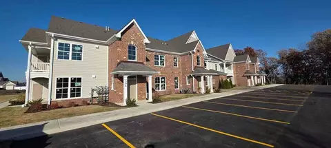 376 Timber Pointe Dr, Joliet, IL 60431