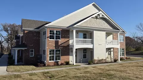 396 Timber Pointe Dr, Joliet, IL 60431