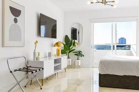west dr, Miami Beach, FL 33141