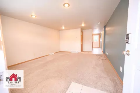 2135 S Broadway #1, Ashwaubenon, WI 54304