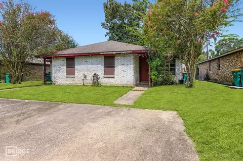 1611 Hazelwood St #A, Conroe, TX 77301