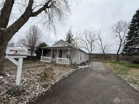2717 Cadillac St, Moraine, OH 45439