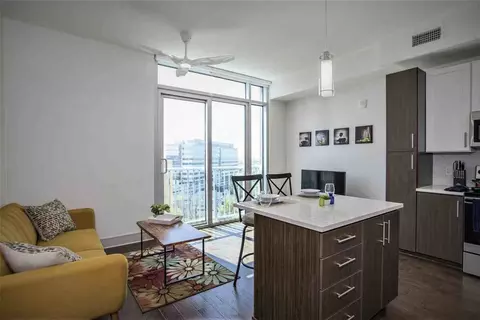 6800 Main St #1359139P, Houston, TX 77030