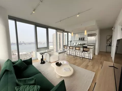 56 8th Ave #1051280P, New York, NY 10014