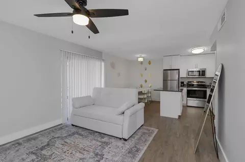 4401 W Kennedy Blvd #1369906P, Tampa, FL 33609