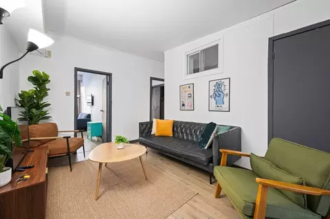 301 W 31st St #1323979P, New York, NY 10001