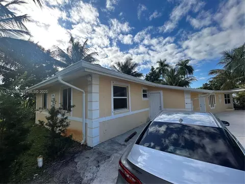 1501 Lauderdale Villa Dr, Fort Lauderdale, FL 33311