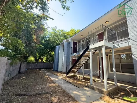 219 Fry St #11, Denton, TX 76201