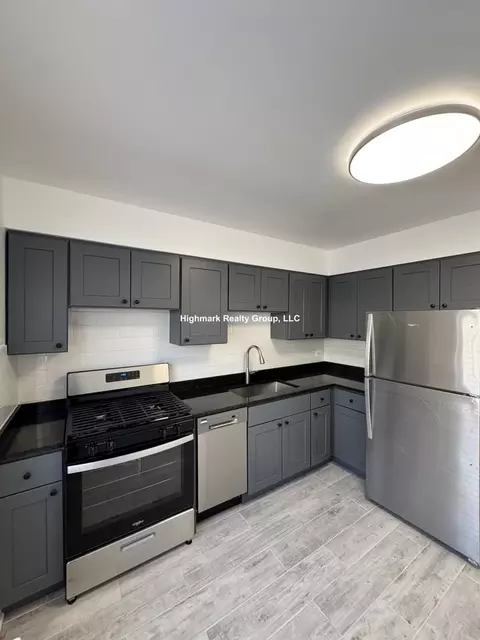 2752 W North Shore Ave #2BA, Chicago, IL 60645