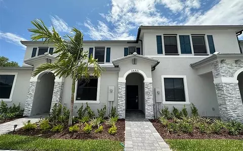 28471 SW 132nd Ct, Homestead, FL 33033