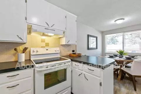 466 W 10th St, Loveland, CO 80537