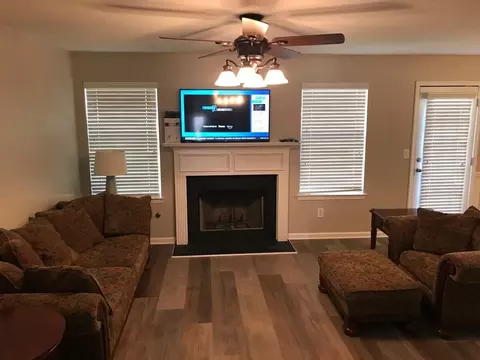 327 Hidden Creek Ln #1289337P, Canton, GA 30114