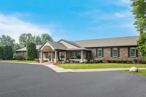 29669 Danbury Ct #243, Chesterfield, MI 48051