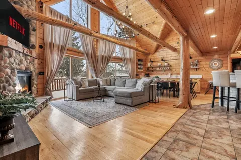 s3925 County Highway Bd #1369278P, Baraboo, WI 53913
