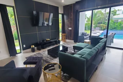 547 NE 16th Ave #1369653P, Fort Lauderdale, FL 33301