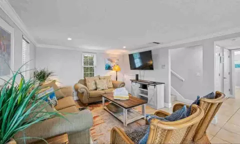 100 7th St S #1366639P, Bradenton Beach, FL 34217