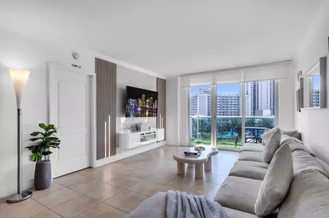 19370 Collins Ave #1372352P, Sunny Isles Beach, FL 33160
