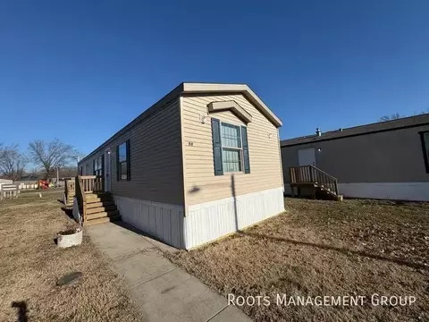 200 Paradise Acres Rd #98, Carterville, IL 62918