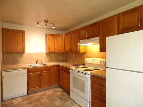 1189 Saginaw St S, Salem, OR 97302