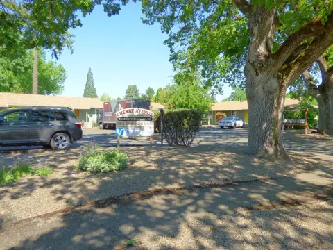 2481 Cherry Ave NE, Salem, OR 97301