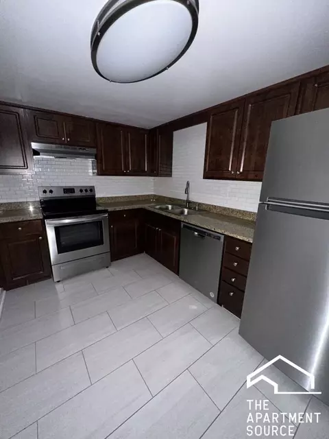 525 N Quentin Rd #303, Palatine, IL 60067