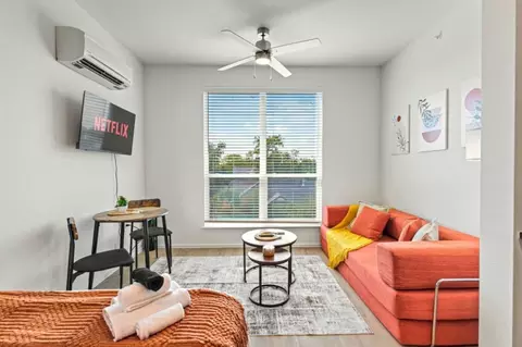 601 W 9th St #1373717P, Dallas, TX 75208