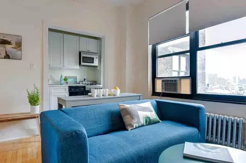 331 E 9th St #1358389P, New York, NY 10003