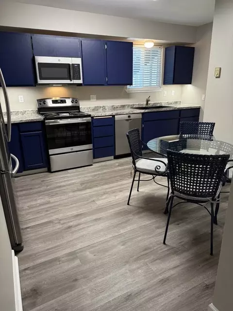 422 Spotswood St #1, Moscow, ID 83843