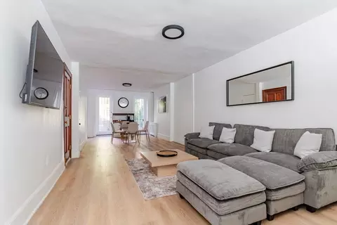 209 1st Ave #1370708P, New York, NY 10003