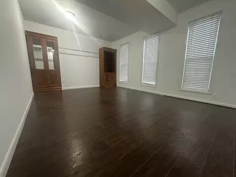 Barrett Rd, Oxon Hill, MD 20744
