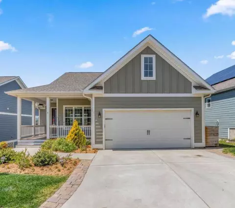 4 Southern Way Ln, Leicester, NC 28748