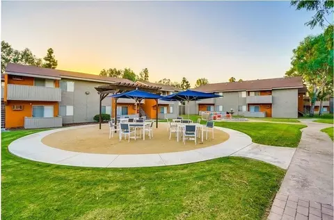 18615 E Arrow Hwy, Covina, CA 91722