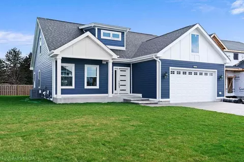 4019 Faith Ln, Saint Charles, IL 60174