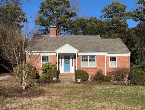 106 W Newlyn St, Greensboro, NC 27408