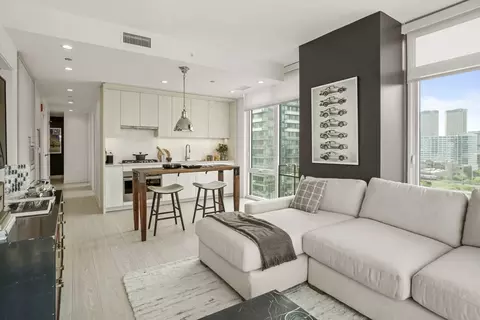 354 N Union Ave #3-2, Chicago, IL 60661