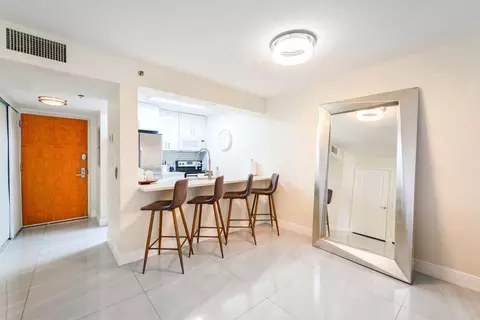 1 NW 12th St #1022210P, Miami, FL 33136