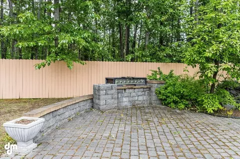 3725 E 43rd Pl, Anchorage, AK 99508