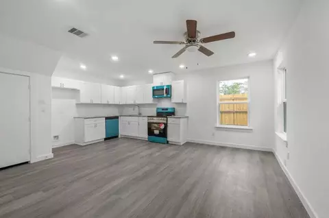 7804 Crestview Dr #A, Houston, TX 77028