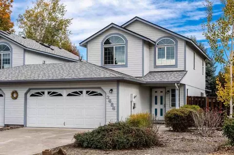 3686 SW Bobby Jones Ct, Redmond, OR 97756