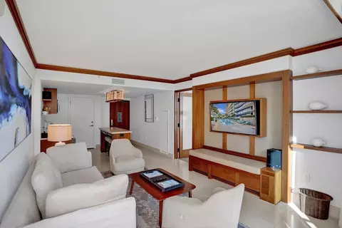 6801 Collins Ave #1286894P, Miami Beach, FL 33141
