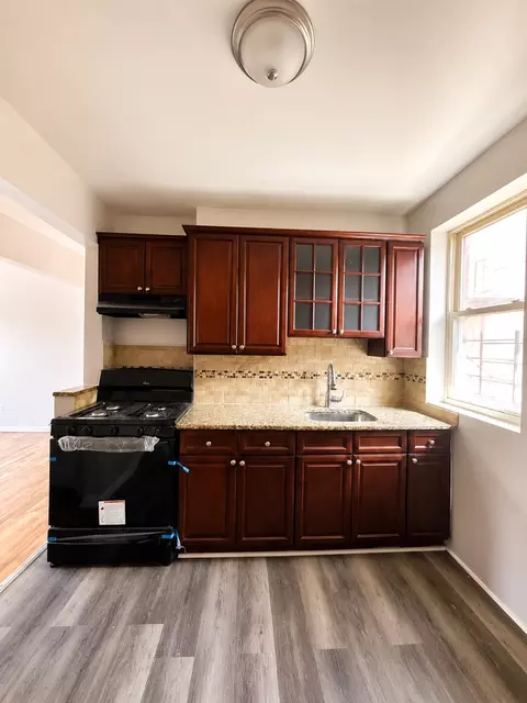 90 2nd Ave #5B, Newark, NJ 07104