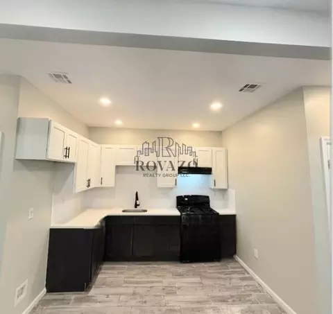 220 N 5th St #2, Newark, NJ 07107