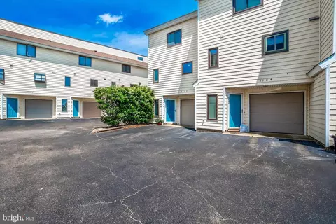 3182 E Ocean View Ave # 15, Norfolk, VA 23518